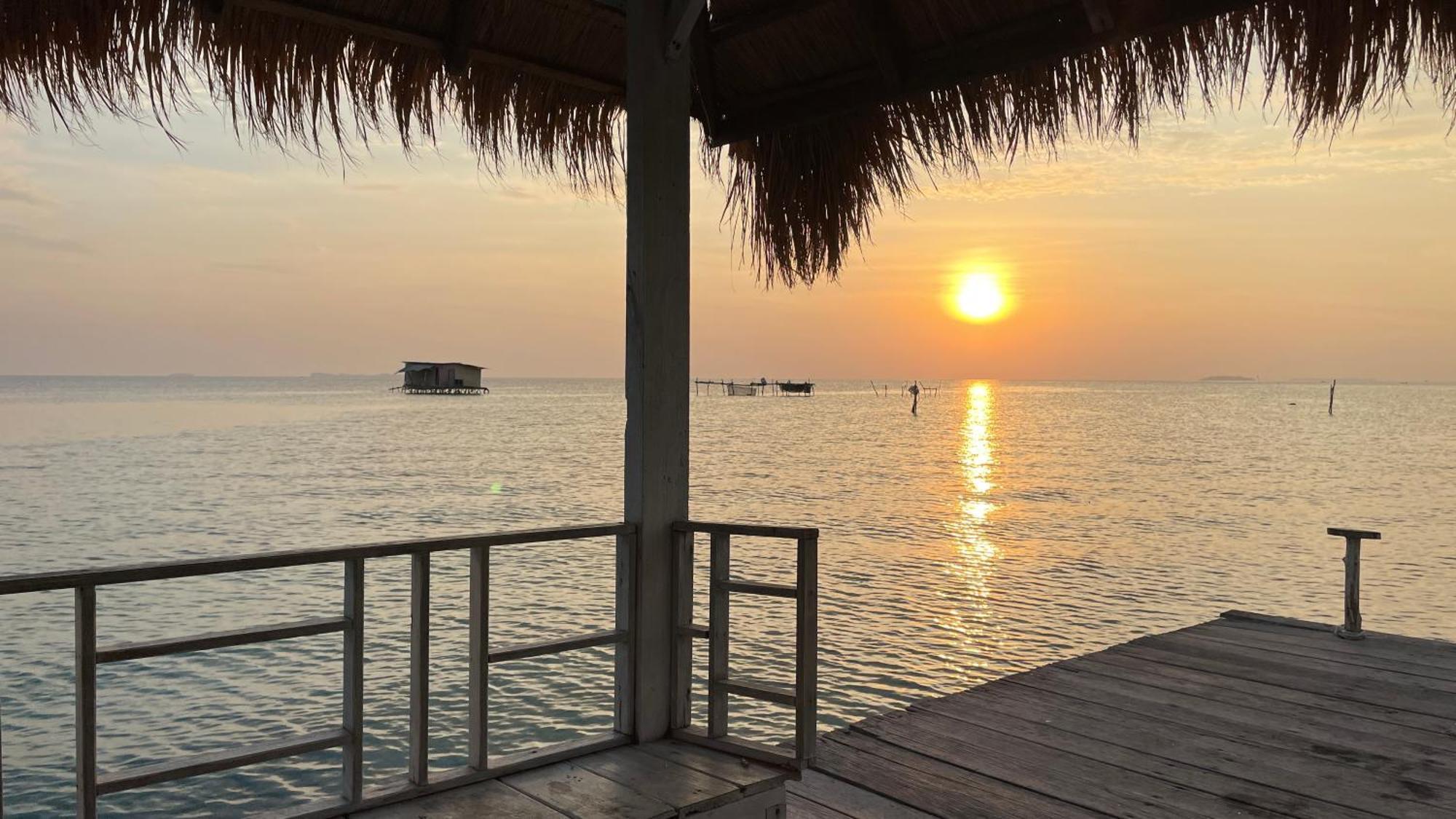 Mangrove Inn カリムンジャワ エクステリア 写真