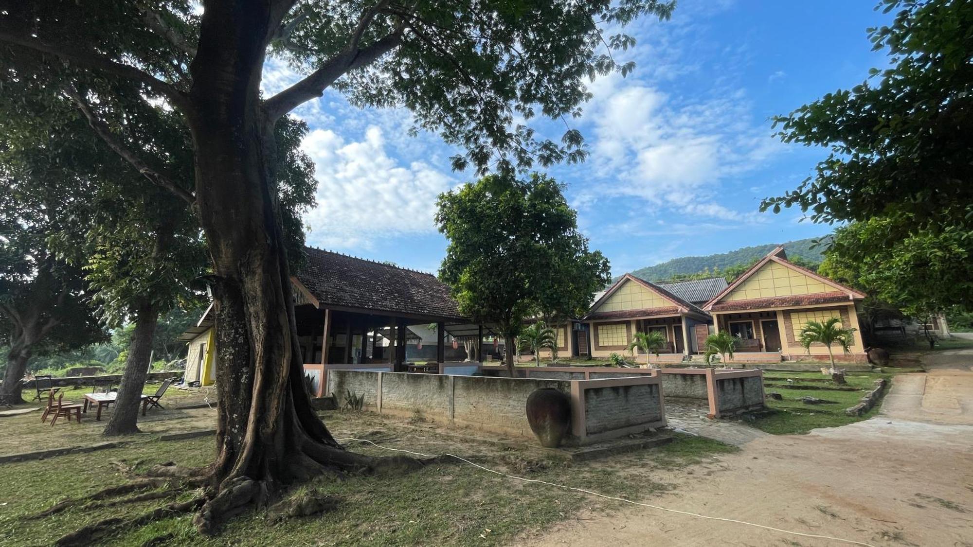 Mangrove Inn カリムンジャワ エクステリア 写真