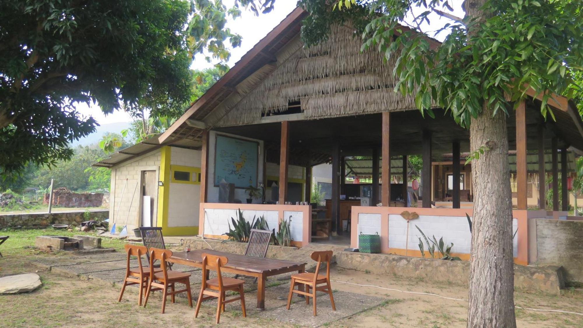 Mangrove Inn カリムンジャワ エクステリア 写真