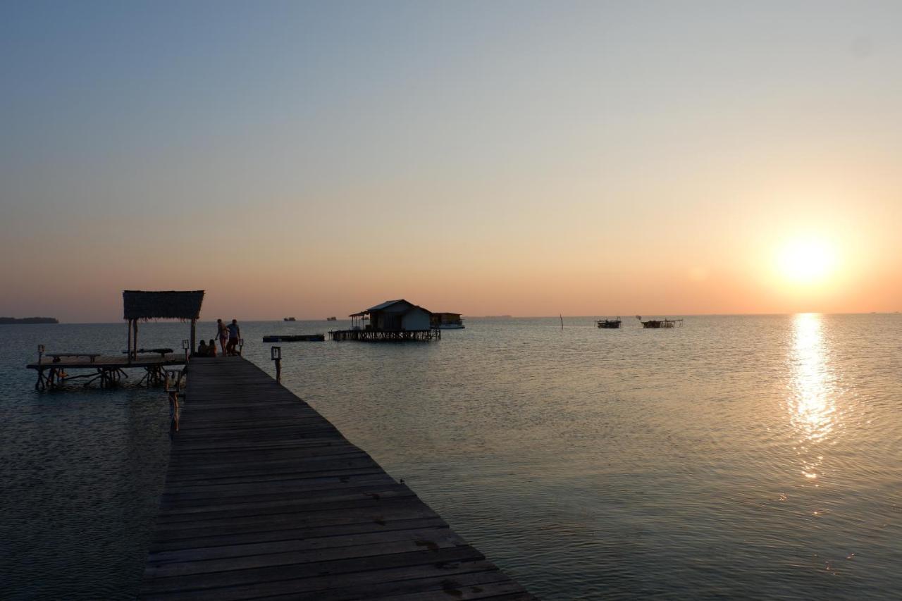 Mangrove Inn カリムンジャワ エクステリア 写真