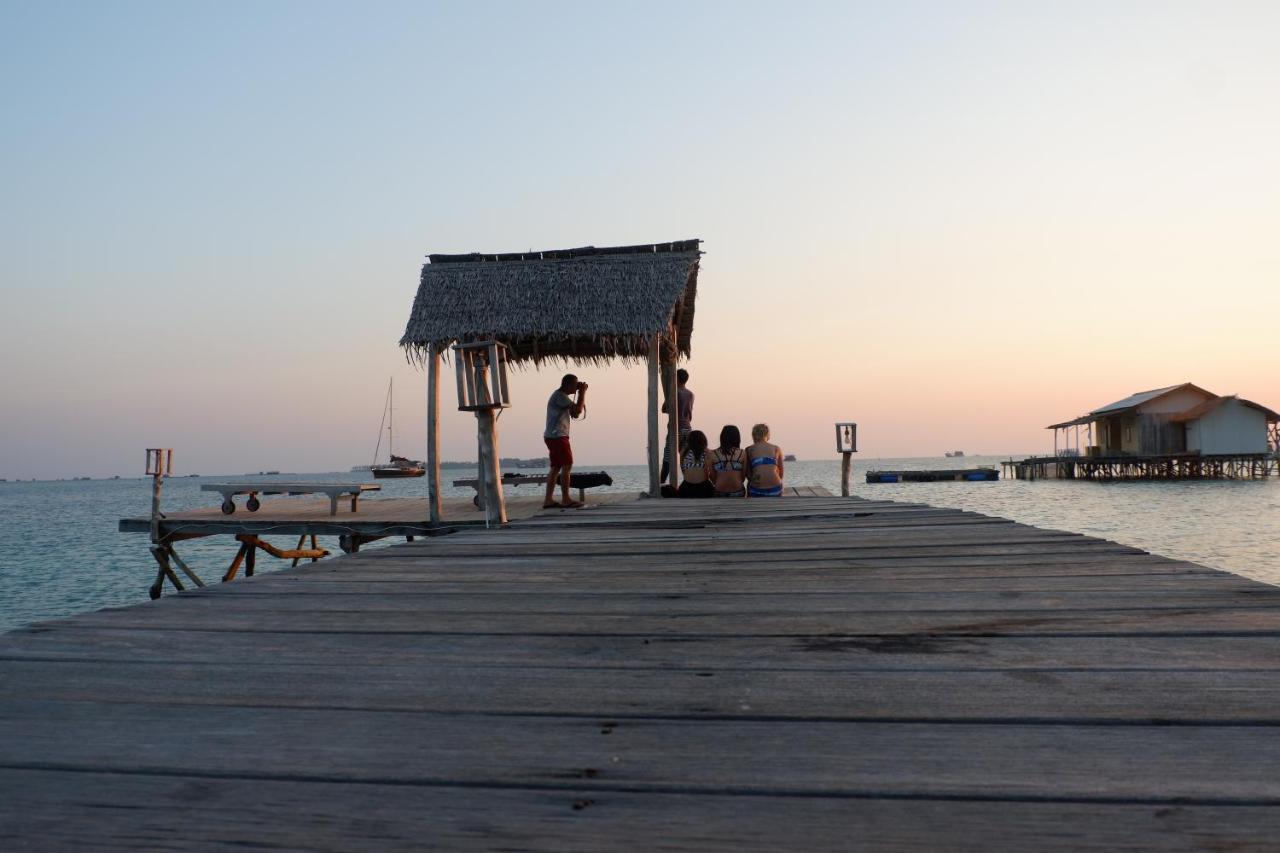 Mangrove Inn カリムンジャワ エクステリア 写真